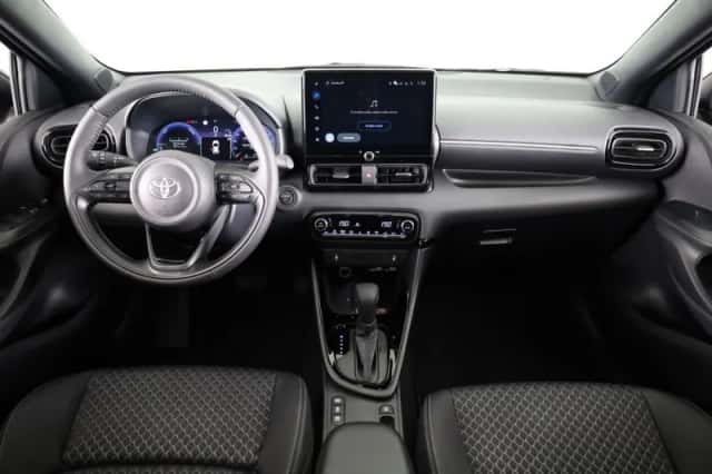 Toyota Yaris (2026) thumbnail 4