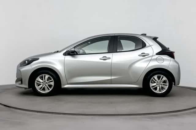 Toyota Yaris (2025) thumbnail 3