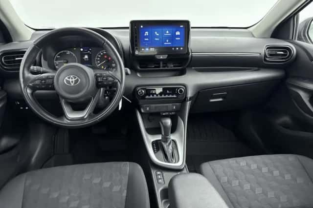 Toyota Yaris (2025) thumbnail 4