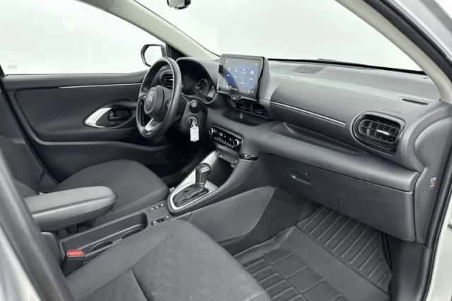 Toyota Yaris (2025) thumbnail 6