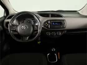 Toyota Yaris (2018) thumbnail 4