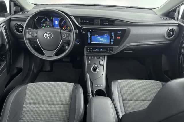 Toyota Auris (2016) thumbnail 4