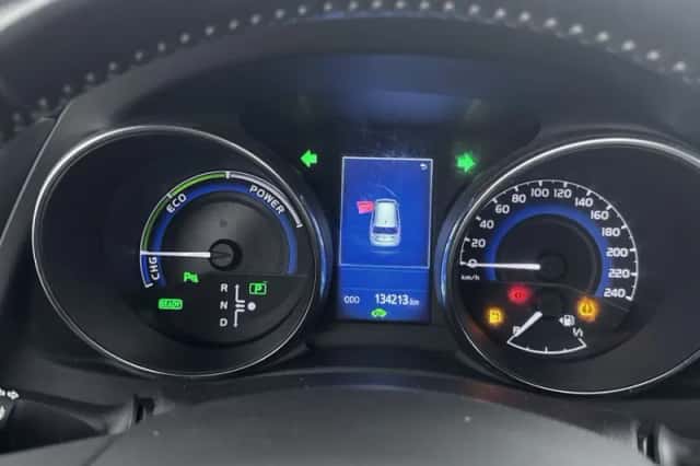 Toyota Auris (2016) thumbnail 5