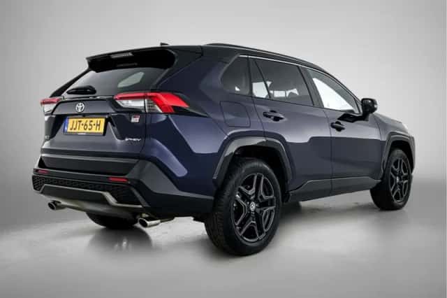 Toyota RAV4 (2025) thumbnail 2