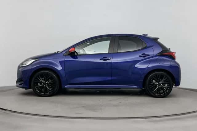 Toyota Yaris (2022) thumbnail 3