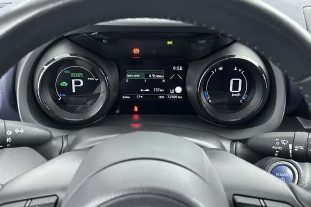 Toyota Yaris (2022) thumbnail 5