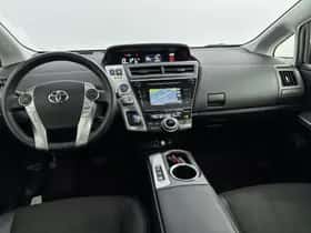 Toyota Prius (2017) thumbnail 4