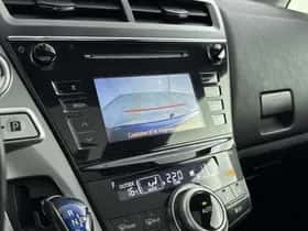 Toyota Prius (2017) thumbnail 8