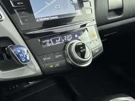 Toyota Prius (2017) thumbnail 10