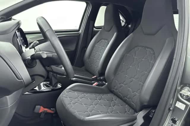 Toyota Aygo (2022) thumbnail 4