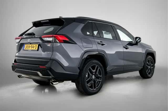 Toyota RAV4 (2025) thumbnail 2