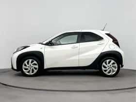 Toyota Aygo (2022) thumbnail 3