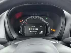 Toyota Aygo (2022) thumbnail 5
