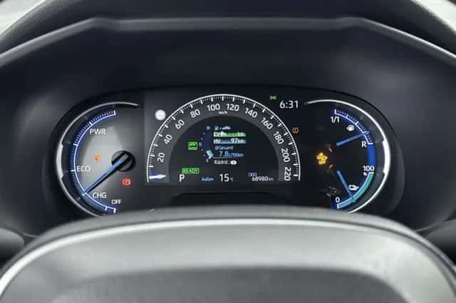 Toyota RAV4 (2021) thumbnail 5