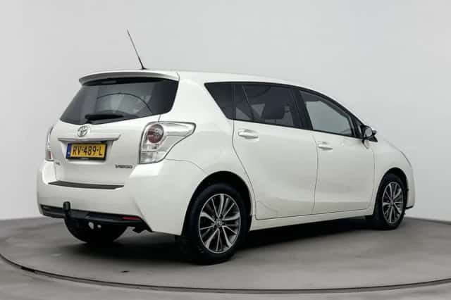 Toyota Verso (2018) thumbnail 2