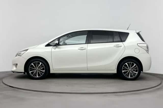 Toyota Verso (2018) thumbnail 3