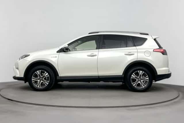 Toyota RAV4 (2017) thumbnail 3