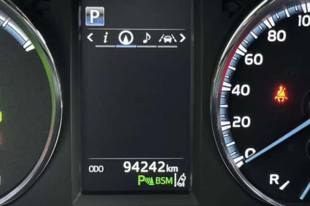 Toyota RAV4 (2017) thumbnail 5