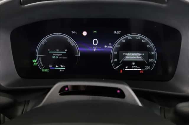 Toyota C-HR (2026) thumbnail 5