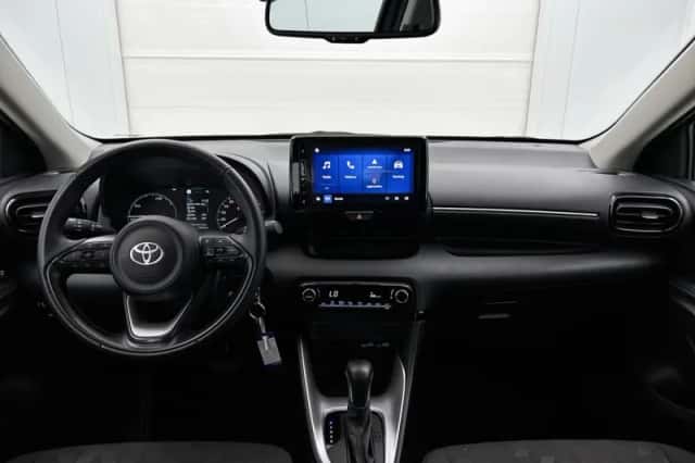 Toyota Yaris (2025) thumbnail 4