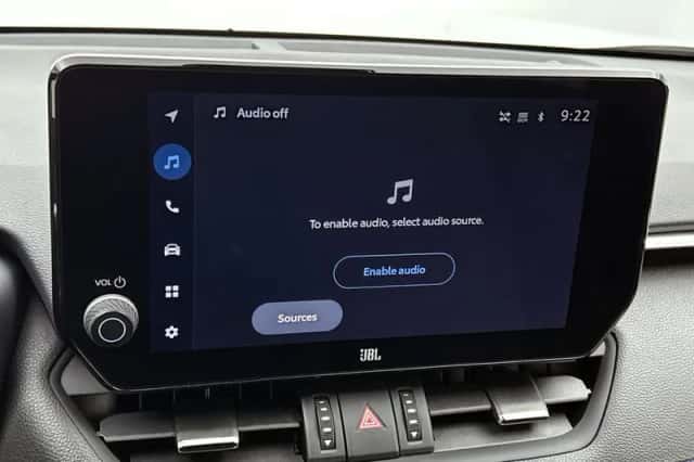 Toyota RAV4 (2024) thumbnail 6