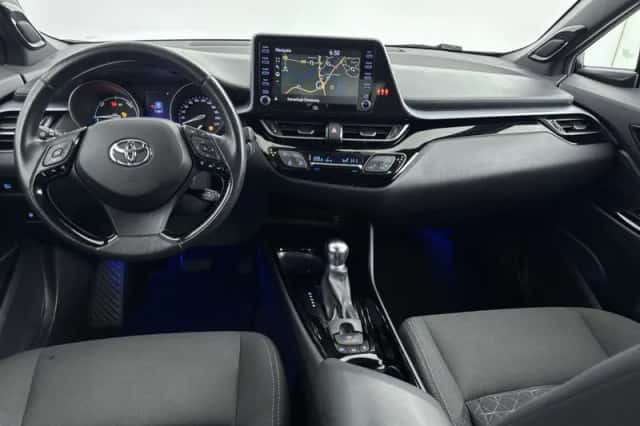 Toyota C-HR (2020) thumbnail 4