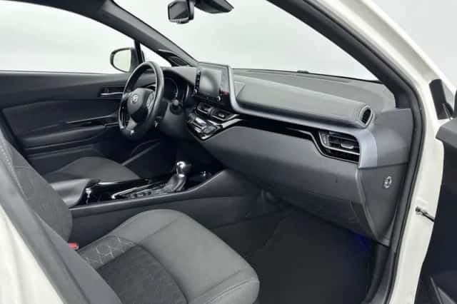 Toyota C-HR (2020) thumbnail 6