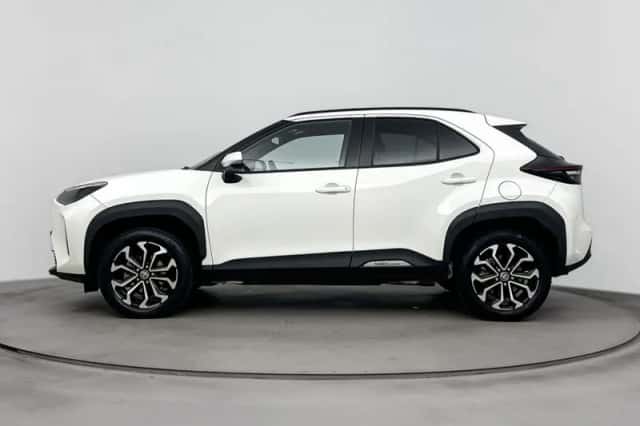 Toyota Yaris_Cross (2023) thumbnail 3