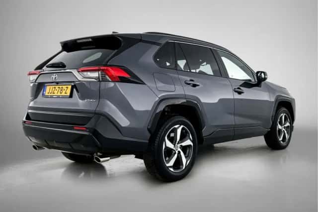 Toyota RAV4 (2025) thumbnail 2