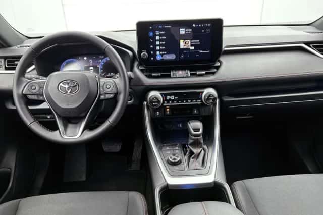Toyota RAV4 (2025) thumbnail 4