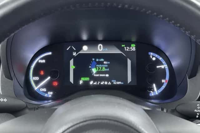 Toyota Yaris_Cross (2024) thumbnail 6