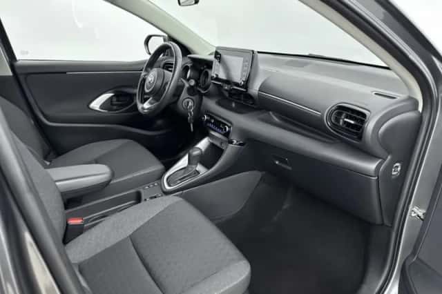 Toyota Yaris (2022) thumbnail 6