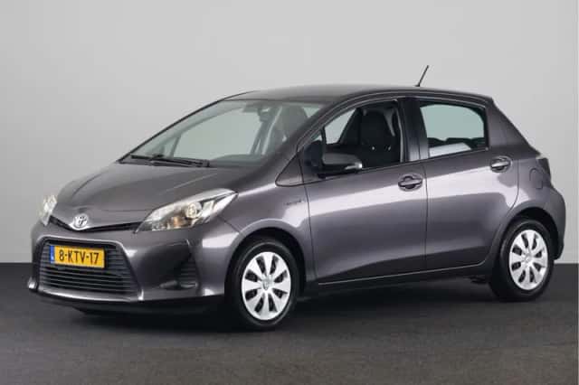 Toyota Yaris (2013) thumbnail 1