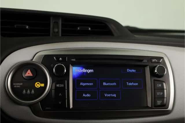 Toyota Yaris (2013) thumbnail 6