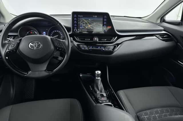 Toyota C-HR (2020) thumbnail 4