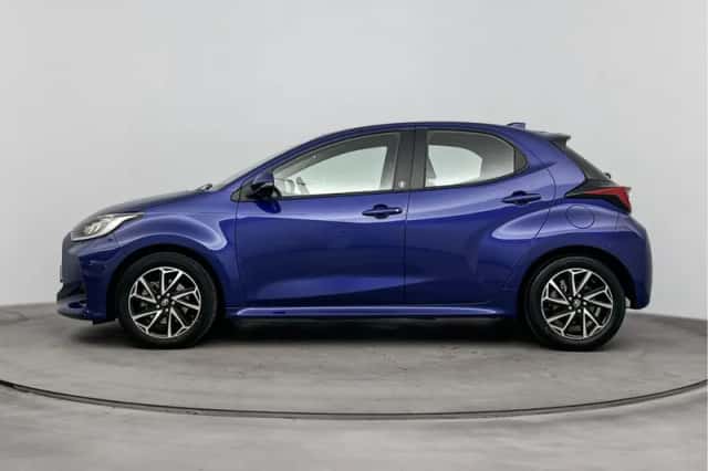 Toyota Yaris (2022) thumbnail 3