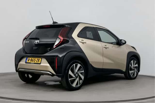Toyota Aygo (2023) thumbnail 2