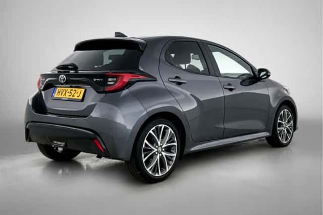 Toyota Yaris (2025) thumbnail 2