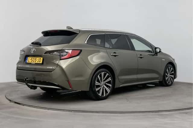 Toyota Corolla_Touring_Sports (2021) thumbnail 2