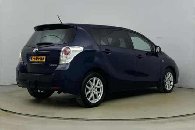 Toyota Verso (2013) thumbnail 2