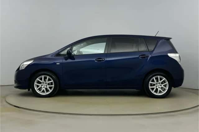 Toyota Verso (2013) thumbnail 3