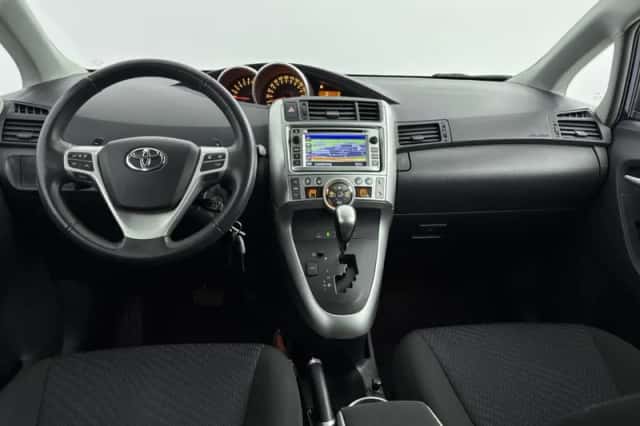 Toyota Verso (2013) thumbnail 4