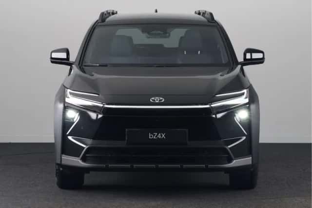 Toyota bZ4X (2026) thumbnail 5
