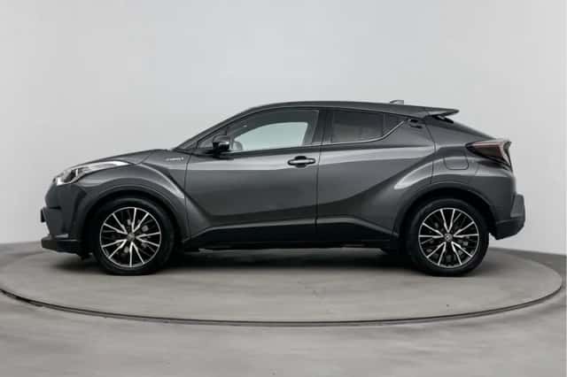 Toyota C-HR (2019) thumbnail 3
