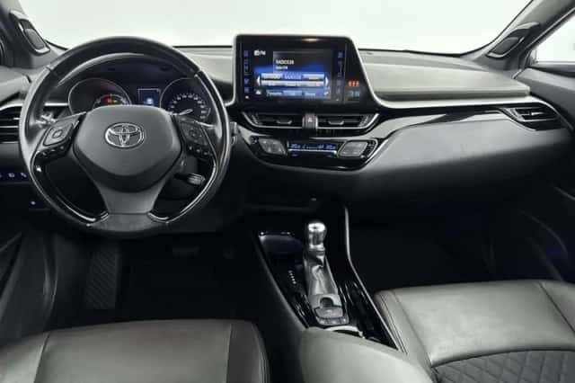 Toyota C-HR (2019) thumbnail 5