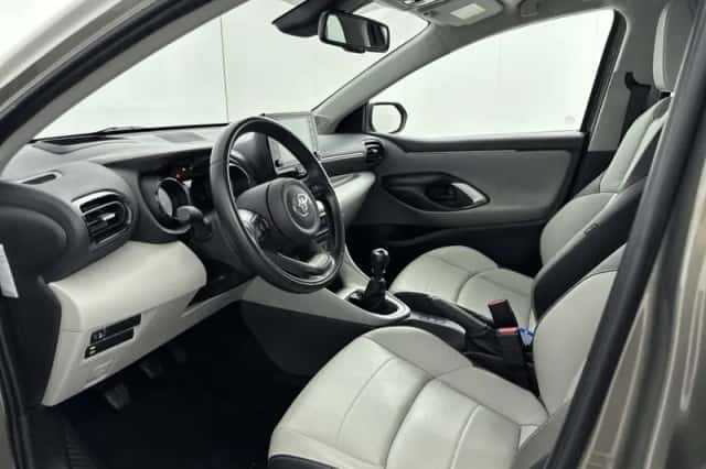 Toyota Yaris (2021) thumbnail 5