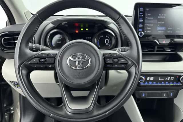 Toyota Yaris (2021) thumbnail 6
