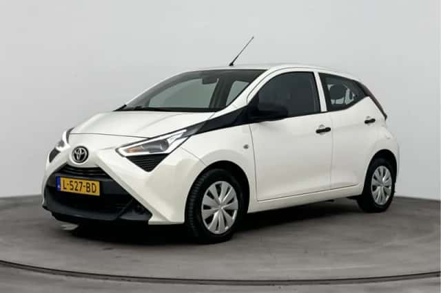 Toyota Aygo (2021) thumbnail 1