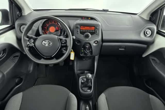 Toyota Aygo (2021) thumbnail 4