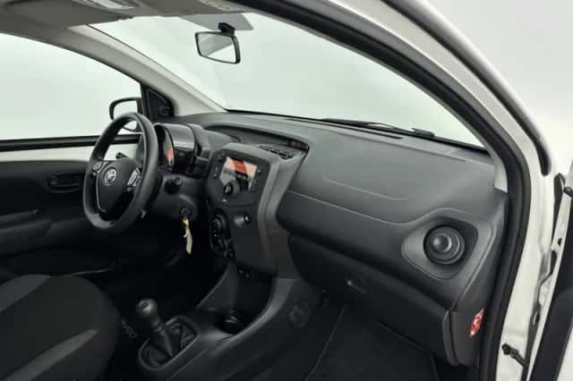 Toyota Aygo (2021) thumbnail 6